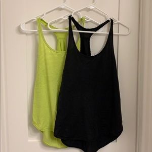 2x lululemon tanks 105 singlet